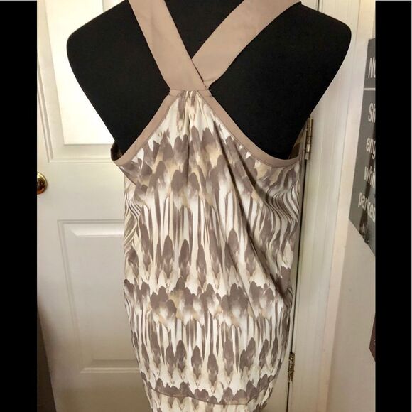 Beautiful tank by Express in size medium - Picture 2 of 2
